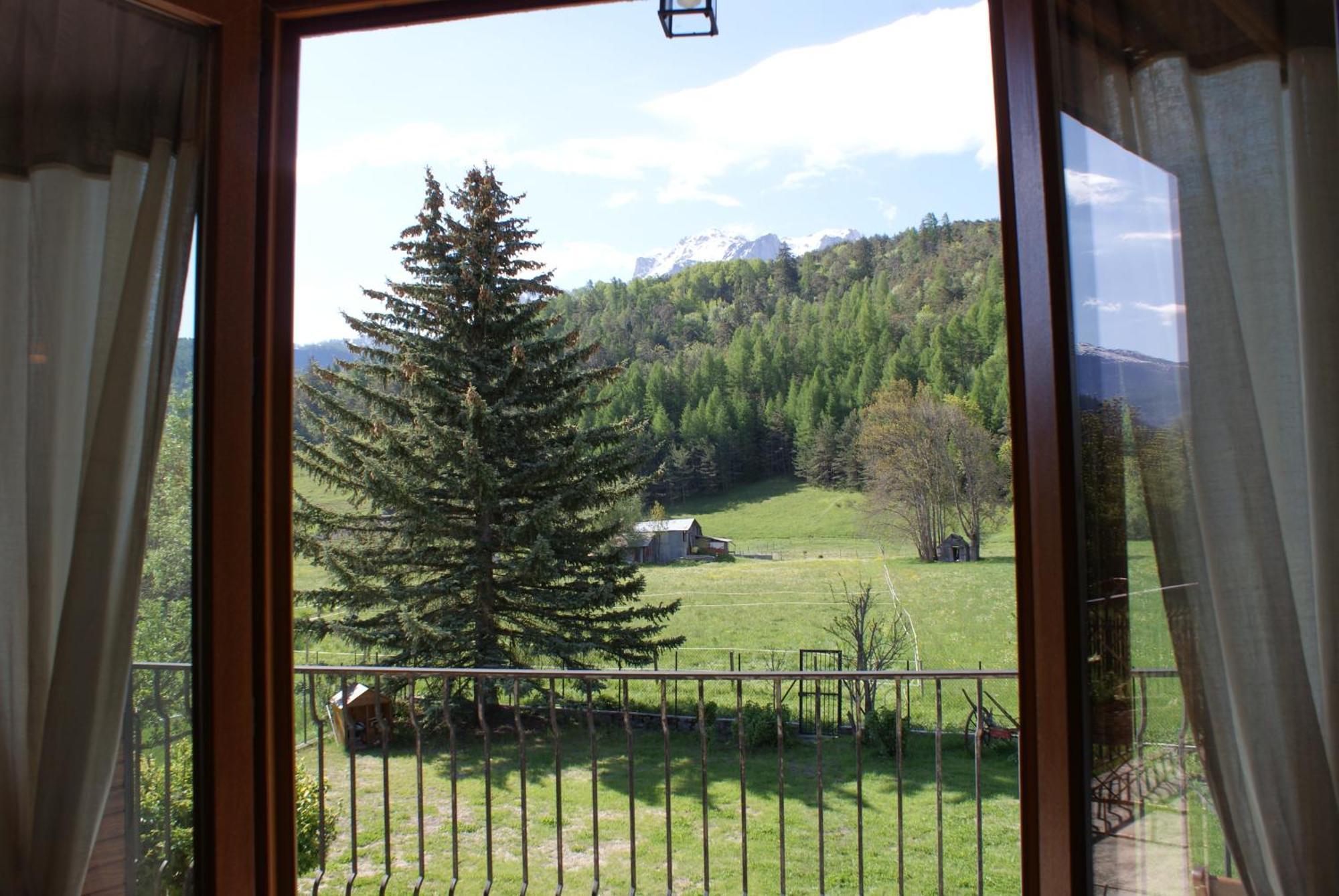 Maison D' Hotes Tranquyl Barcelonnette Bagian luar foto