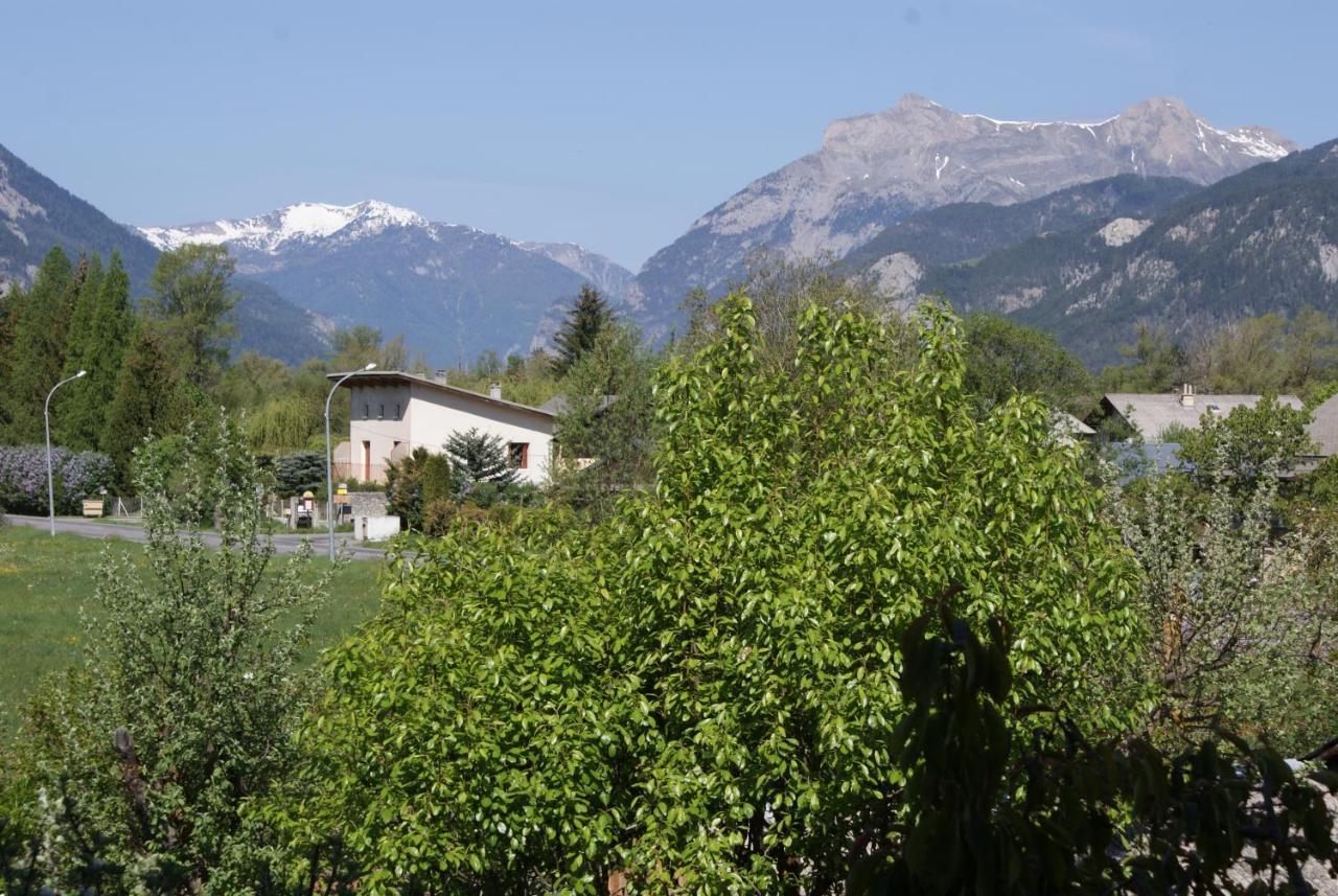 Maison D' Hotes Tranquyl Barcelonnette Bagian luar foto